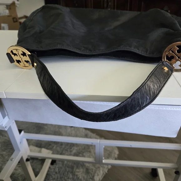 Elegant Black Leather Women's Bag - Picture 2 of 3